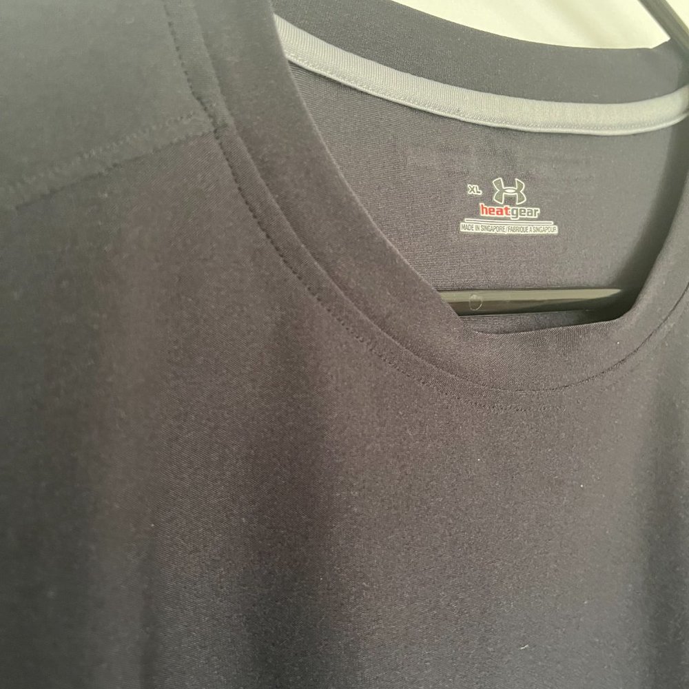 UNDER ARMOUR - Picture 2 of 9